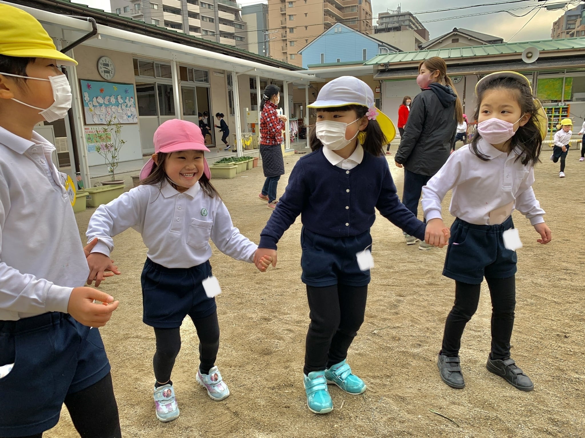 幼稚園 男女 ショップ 手つなぎ